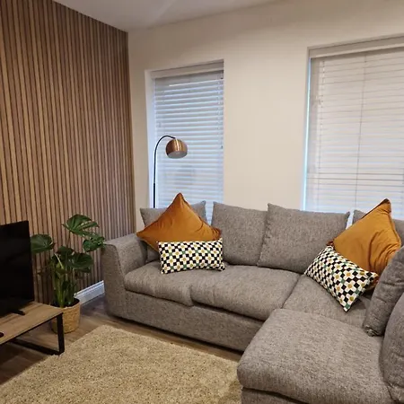 Large Jewellery Quarter - Sleeps 7! New