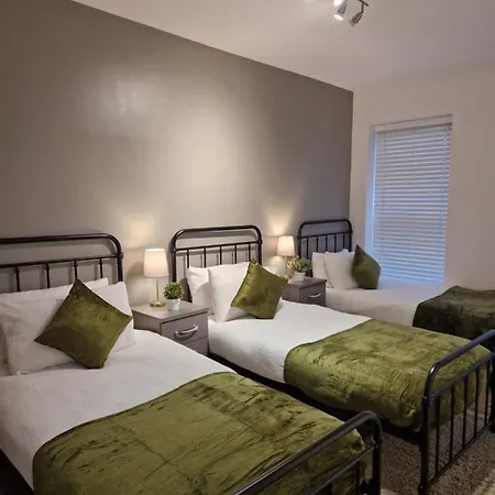 Large Jewellery Quarter - Sleeps 7! New Apartment Birmingham